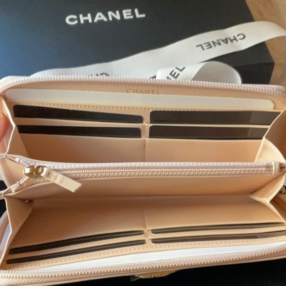 🌹CHANEL ZIP AROUND WALLET 🌹 - Picture 11 of 16